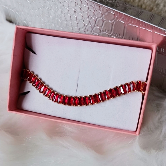 Red Rhinestone Gold Chain Bracelet - Picture 8 of 12
